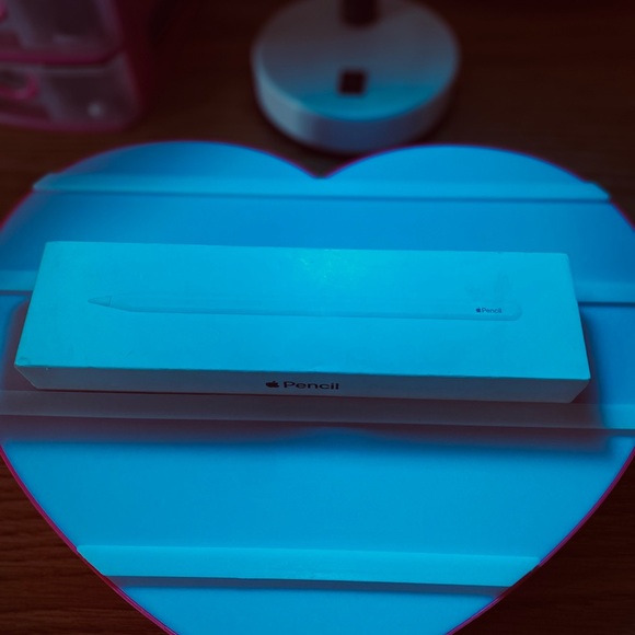 2nd Gen Apple Pencil - Picture 1 of 2